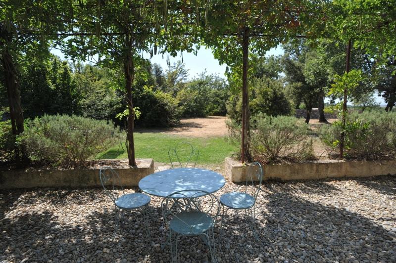 Hameau privé de 5 maisons dans le Luberon